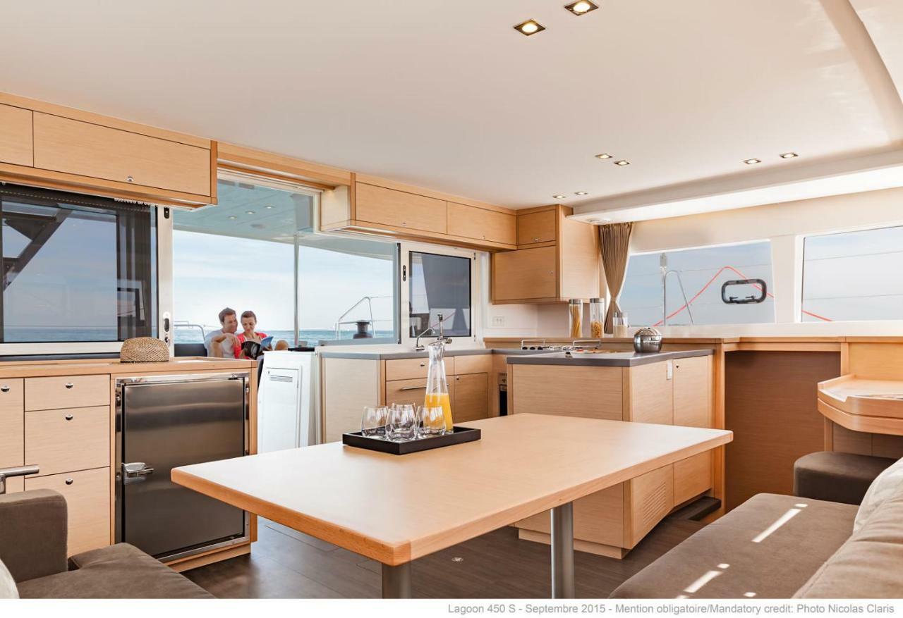 ספליט Luxury Catamaran Lagoon 42, Ac & Gn מראה חיצוני תמונה